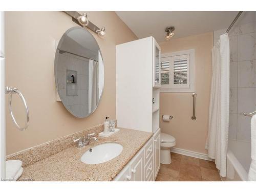 70 English Street, Brampton, ON - Indoor Photo Showing Bathroom