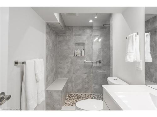 70 English Street, Brampton, ON - Indoor Photo Showing Bathroom