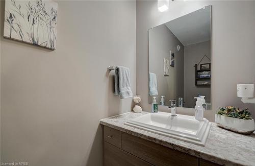 9-1 Chamberlain Avenue, Ingersoll, ON - Indoor Photo Showing Bathroom