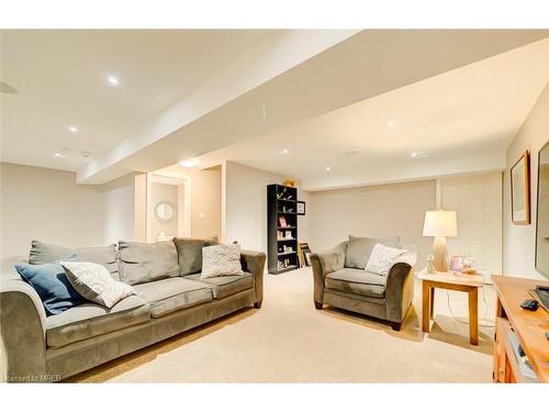 9-1 Chamberlain Avenue, Ingersoll, ON - Indoor Photo Showing Living Room