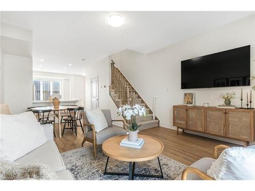 59 Edenrock Drive, Hamilton, ON - Indoor Photo Showing Living Room