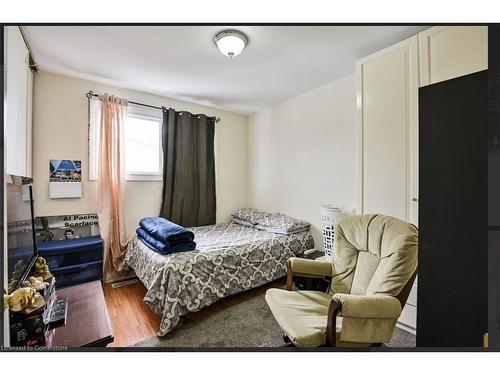 544 First Avenue, Welland, ON - Indoor Photo Showing Bedroom