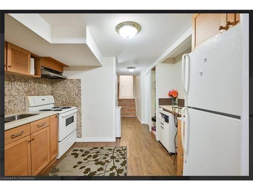 544 First Avenue, Welland, ON - Indoor Photo Showing Kitchen