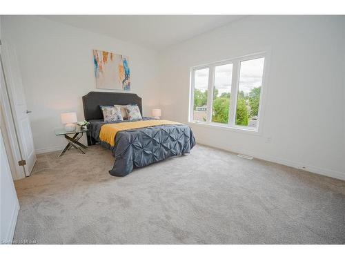 46-150 Glendale Avenue, St. Catharines, ON - Indoor Photo Showing Bedroom