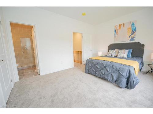 46-150 Glendale Avenue, St. Catharines, ON - Indoor Photo Showing Bedroom