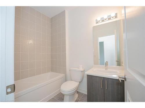 46-150 Glendale Avenue, St. Catharines, ON - Indoor Photo Showing Bathroom