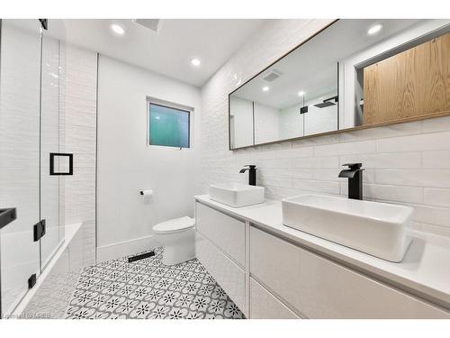 3469 Credit Heights Drive, Mississauga, ON - Indoor Photo Showing Bathroom