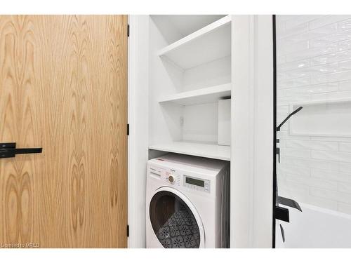 3469 Credit Heights Drive, Mississauga, ON - Indoor Photo Showing Laundry Room