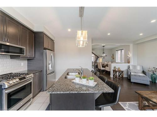 20 Callahan Court, Brampton, ON - Indoor Photo Showing Kitchen With Upgraded Kitchen