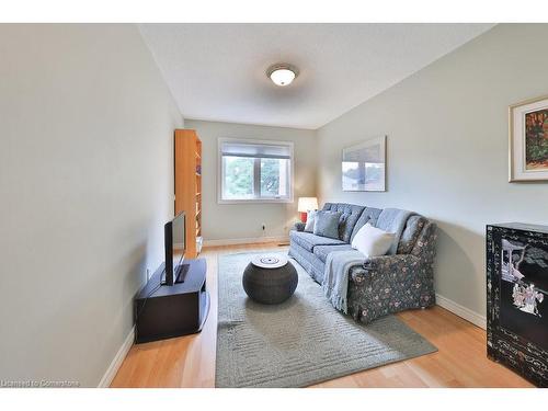 3527 Ash Row Crescent, Peel, ON - Indoor Photo Showing Living Room