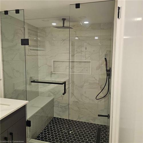 5552 Bourget Drive, Mississauga, ON - Indoor Photo Showing Bathroom