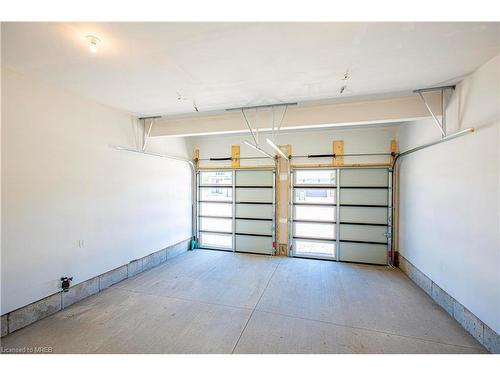 3 Lucas Road, St. Thomas, ON - Indoor Photo Showing Garage