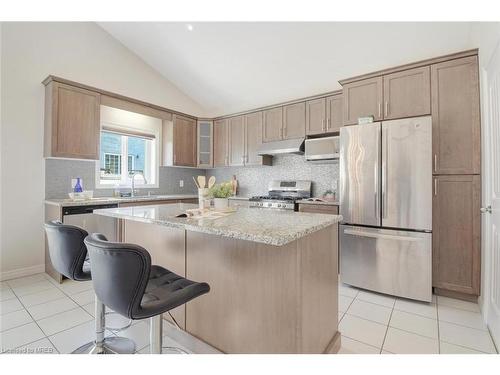 575 Brittania Crescent, Kitchener, ON - Indoor Photo Showing Kitchen With Upgraded Kitchen