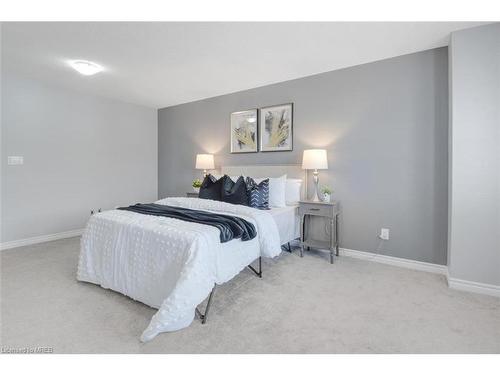 575 Brittania Crescent, Kitchener, ON - Indoor Photo Showing Bedroom