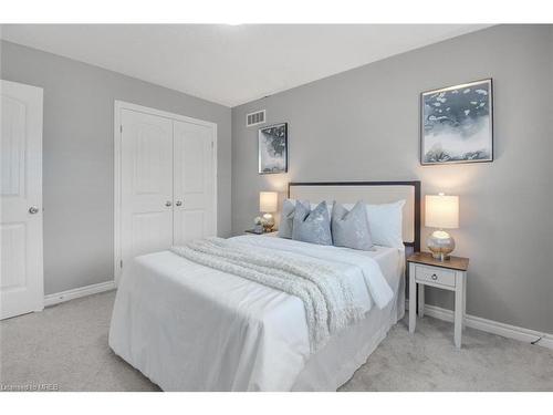 575 Brittania Crescent, Kitchener, ON - Indoor Photo Showing Bedroom