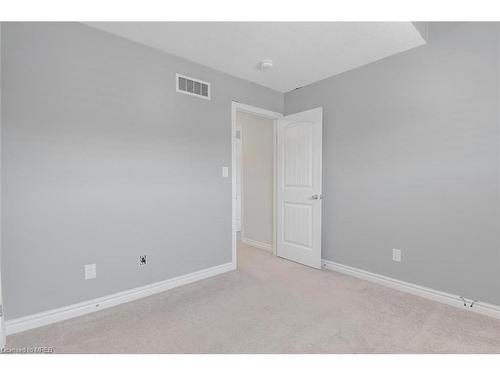 575 Brittania Crescent, Kitchener, ON - Indoor Photo Showing Other Room