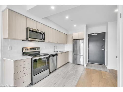 308-310 Broadway Avenue, Orangeville, ON - Indoor Photo Showing Kitchen With Stainless Steel Kitchen