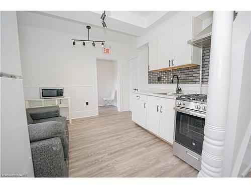 710 Adelaide Street N, London, ON - Indoor Photo Showing Kitchen