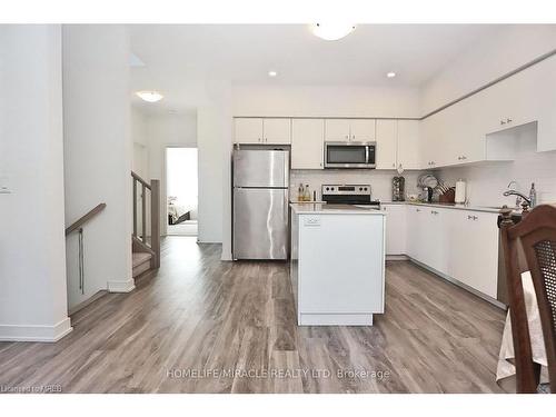 42-110 Fergus Ave Avenue, Kitchener, ON - Indoor Photo Showing Kitchen With Stainless Steel Kitchen