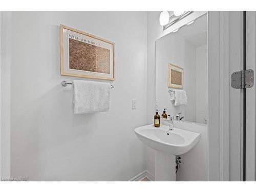 4074 Kadic Terrace, Mississauga, ON - Indoor Photo Showing Bathroom