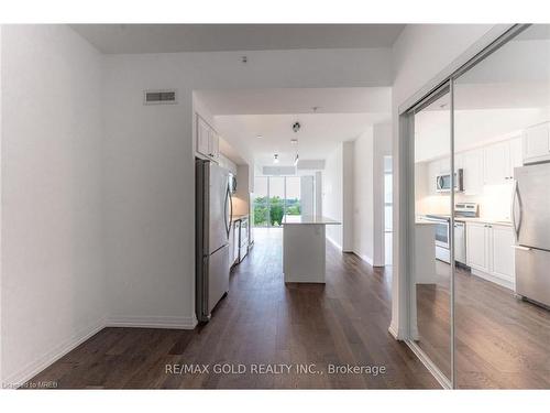 623-7711 Green Vista Gate, Niagara Falls, ON - Indoor Photo Showing Kitchen With Stainless Steel Kitchen