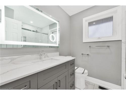 13 Axminster Road, Brampton, ON - Indoor Photo Showing Bathroom