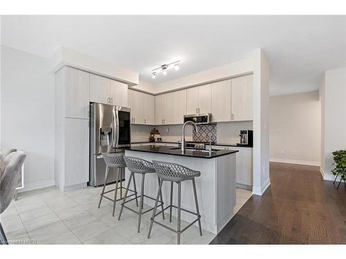 80 Tesla Crescent, Holland Landing, ON - Indoor Photo Showing Kitchen