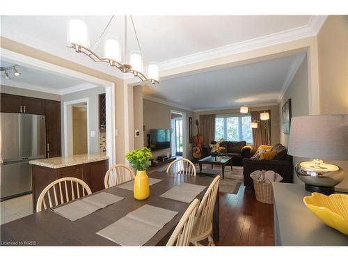 49-1050 Shawnmarr Road, Mississauga, ON - Indoor Photo Showing Dining Room