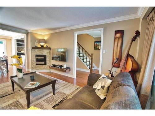 49-1050 Shawnmarr Road, Mississauga, ON - Indoor Photo Showing Living Room With Fireplace