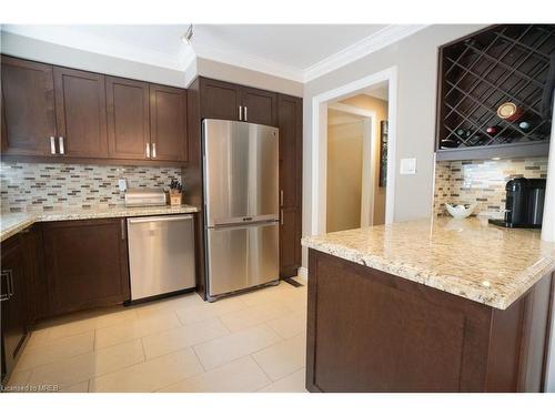 49-1050 Shawnmarr Road, Mississauga, ON - Indoor Photo Showing Kitchen With Stainless Steel Kitchen