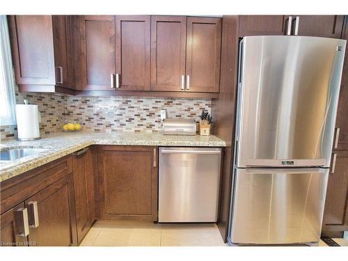 49-1050 Shawnmarr Road, Mississauga, ON - Indoor Photo Showing Kitchen With Stainless Steel Kitchen