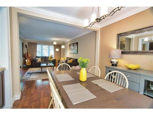 49-1050 Shawnmarr Road, Mississauga, ON - Indoor Photo Showing Dining Room