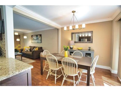 49-1050 Shawnmarr Road, Mississauga, ON - Indoor Photo Showing Dining Room