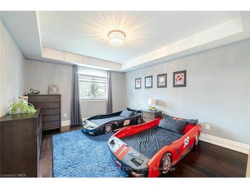 1040 Kent Avenue, Oakville, ON - Indoor Photo Showing Bedroom