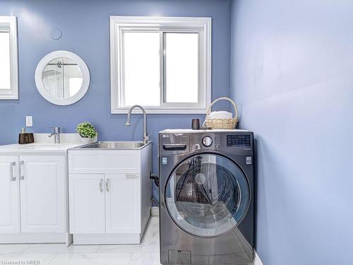 568 Canewood Crescent, Waterloo, ON - Indoor Photo Showing Laundry Room