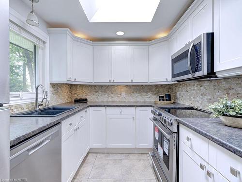 568 Canewood Crescent, Waterloo, ON - Indoor Photo Showing Kitchen With Double Sink With Upgraded Kitchen