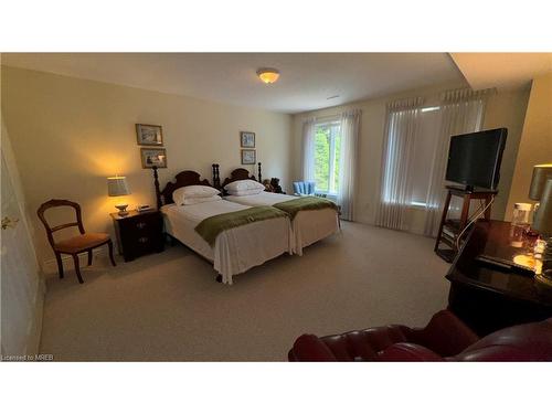 13 Montebello Terrace, Alliston, ON - Indoor Photo Showing Bedroom