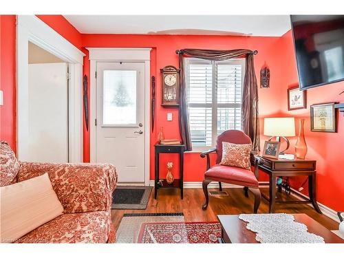 34 Craigmiller Avenue, Hamilton, ON - Indoor Photo Showing Living Room