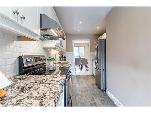 3 Farina Mill Way, Toronto, ON - Indoor Photo Showing Kitchen With Upgraded Kitchen