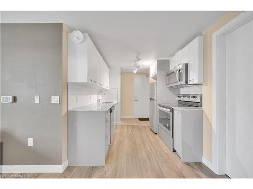 257 Hemlock Street, Waterloo, ON - Indoor Photo Showing Kitchen