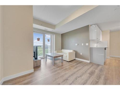 257 Hemlock Street, Waterloo, ON - Indoor Photo Showing Kitchen