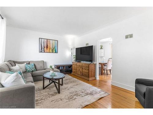 138 Westchester Crescent, St. Catharines, ON - Indoor Photo Showing Living Room