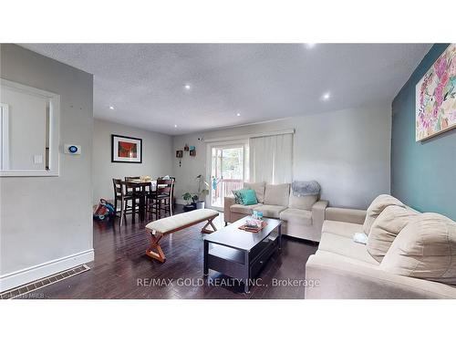 125 Greene Drive, Brampton, ON - Indoor Photo Showing Living Room