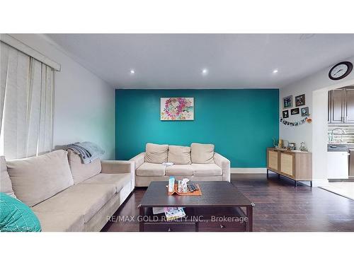 125 Greene Drive, Brampton, ON - Indoor Photo Showing Living Room