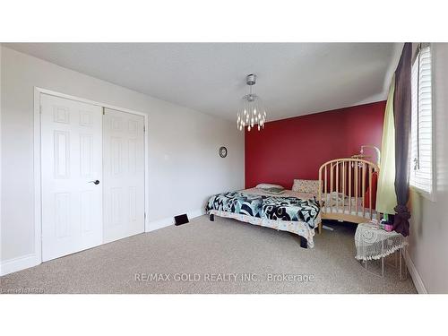 125 Greene Drive, Brampton, ON - Indoor Photo Showing Bedroom