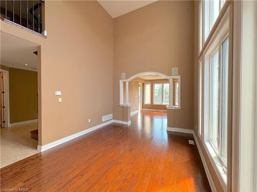 1749 Angus Street, Innisfil, ON - Indoor Photo Showing Other Room