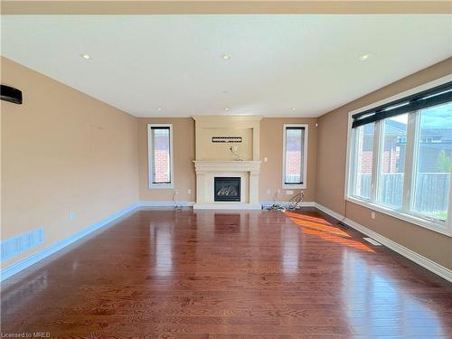 1749 Angus Street, Innisfil, ON - Indoor With Fireplace