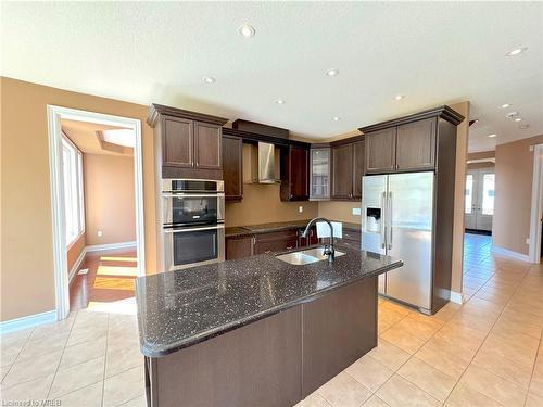 1749 Angus Street, Innisfil, ON - Indoor Photo Showing Kitchen With Double Sink