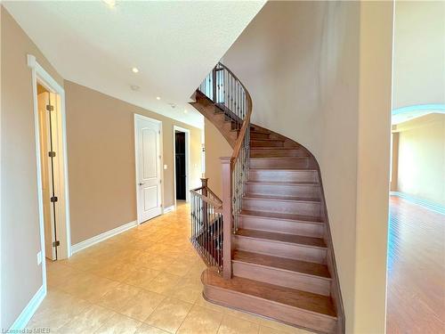 1749 Angus Street, Innisfil, ON - Indoor Photo Showing Other Room