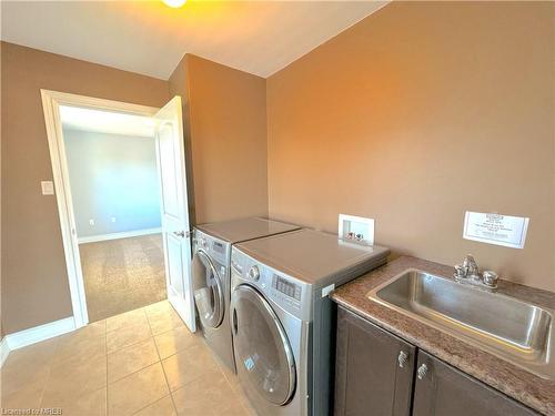 1749 Angus Street, Innisfil, ON - Indoor Photo Showing Laundry Room